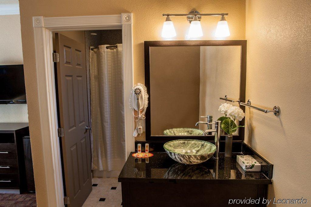 Marinwood & Hotel Novato